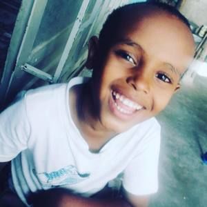 Meet your Posher, Hanina